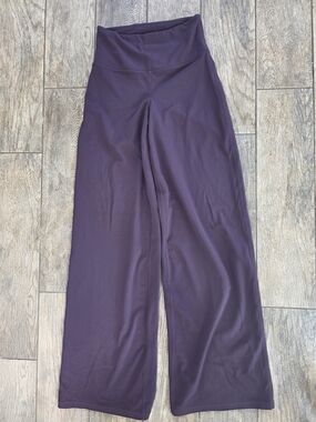 Athleta  Elation Wide-Leg Athletic Pants in Plum Purple Small Tall